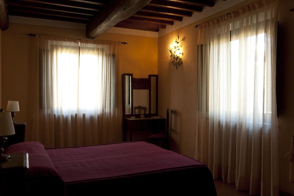 Agriturismo La Colombaia Cerreto Guidi Chambre photo